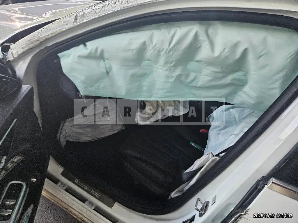 Photo 2 of 31: 2024 Mercedes-Benz E300 4Matic — Korean insurance auction