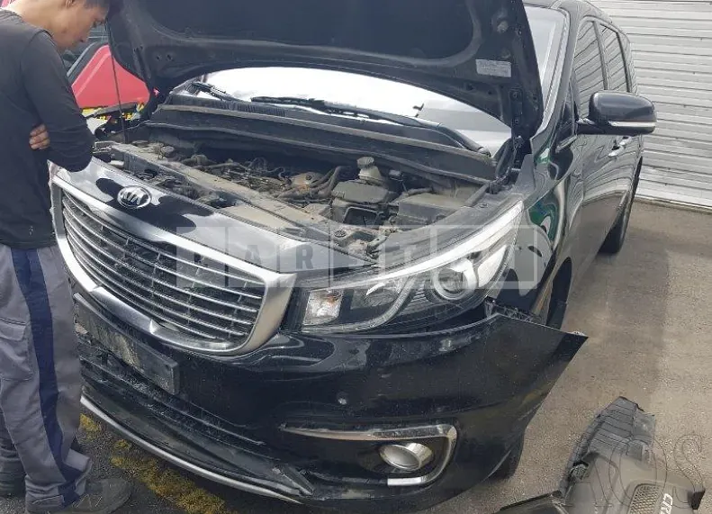 Photo 2 of 32: 2016 Kia Carnival, VIN KNAME81ABGS175761 — Korean insurance auction