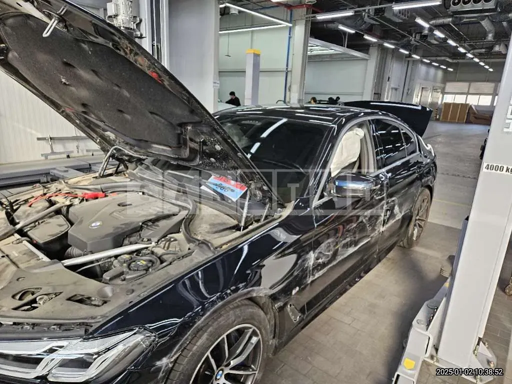 Photo 2 of 9: 2023 BMW 520i — Korean insurance auction