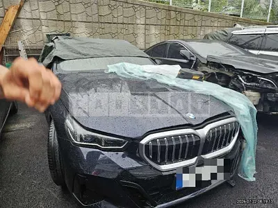 Photo 1 of 18: 2025 BMW 530i xDrive — Korean insurance auction