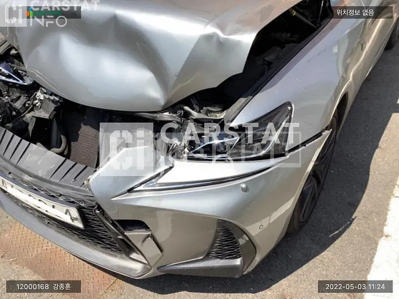 Photo 2 of 19: 2017 Lexus IS200T, VIN JTHBA5D28H5052262 — Korean insurance auction