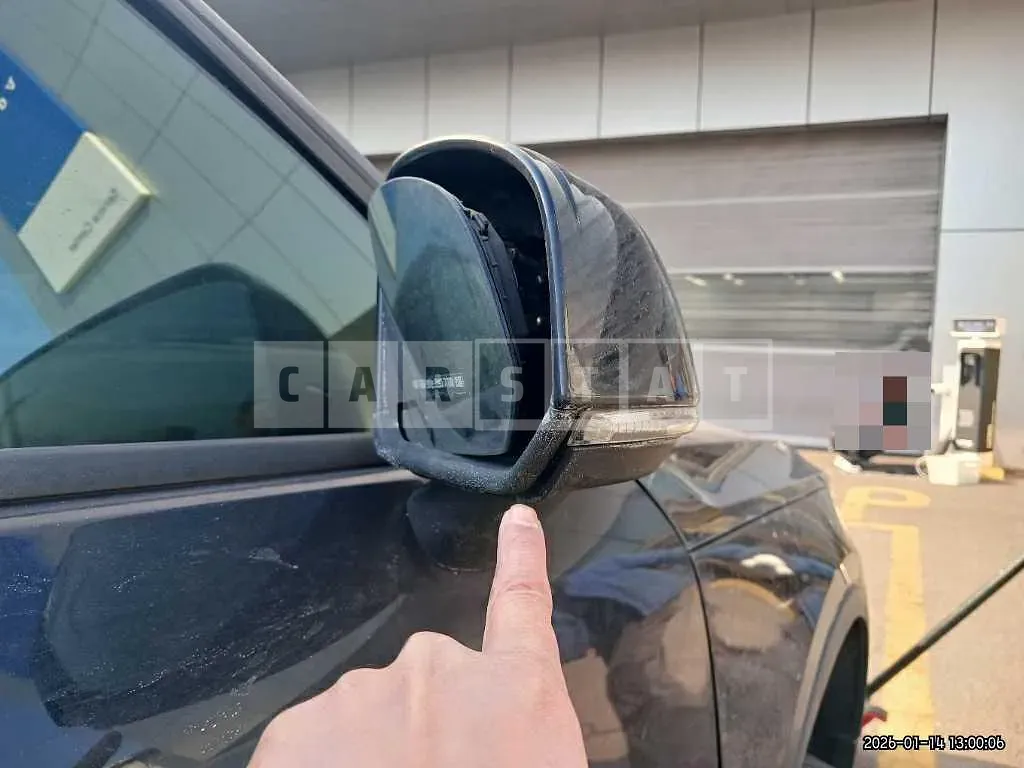 Photo 2 of 32: 2019 Volvo XC40T4 AWD — Korean insurance auction