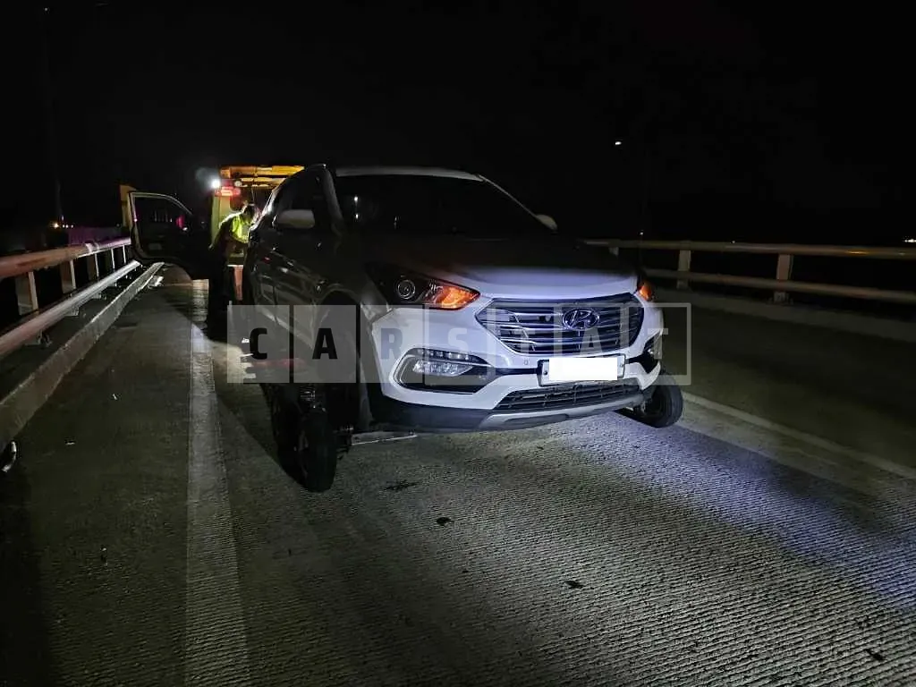 Photo 2 of 7: 2016 Hyundai Santa Fe, VIN KMHSW81UBGU586621 — Korean insurance auction