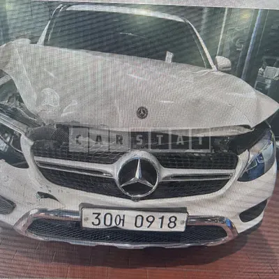 Photo 1 of 32: 2019 Mercedes-Benz GLC300 4Matic Coupe — Korean insurance auction