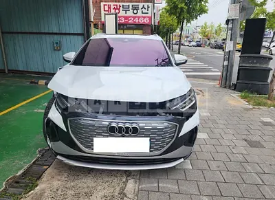 Photo 1 of 49: 2022 Audi Q4 e-tron — Korean insurance auction
