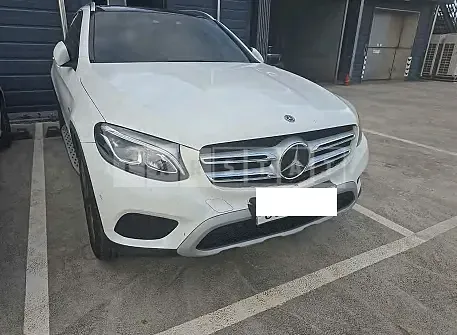Photo 2 of 26: 2019 Mercedes-Benz GLC350 e 4Matic — Korean insurance auction