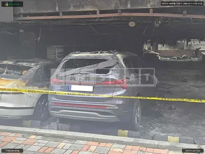 Photo 1 of 2: 2021 Hyundai Santa Fe, VIN KMHS381LGMU359347 — Korean insurance auction