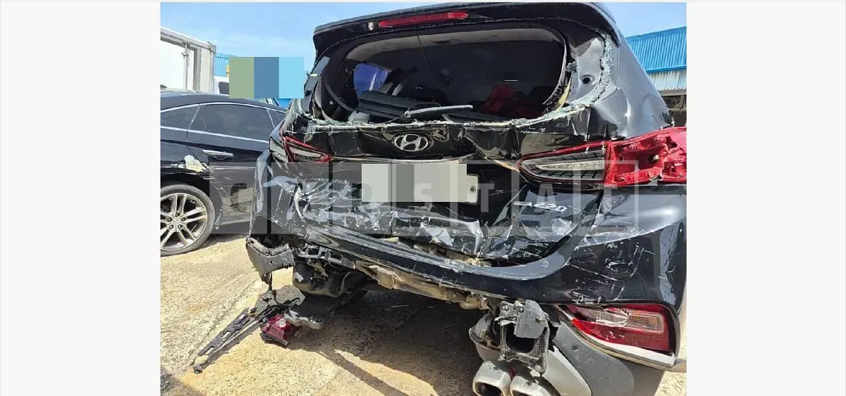 Photo 2 of 11: 2018 Hyundai Santa Fe TM Diesel 2.2 4WD — Korean insurance auction