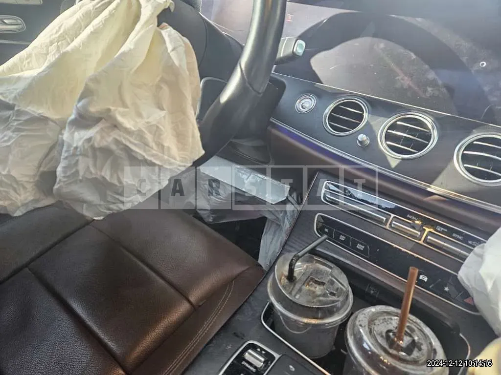 Photo 2 of 26: 2021 Mercedes-Benz E250 — Korean insurance auction