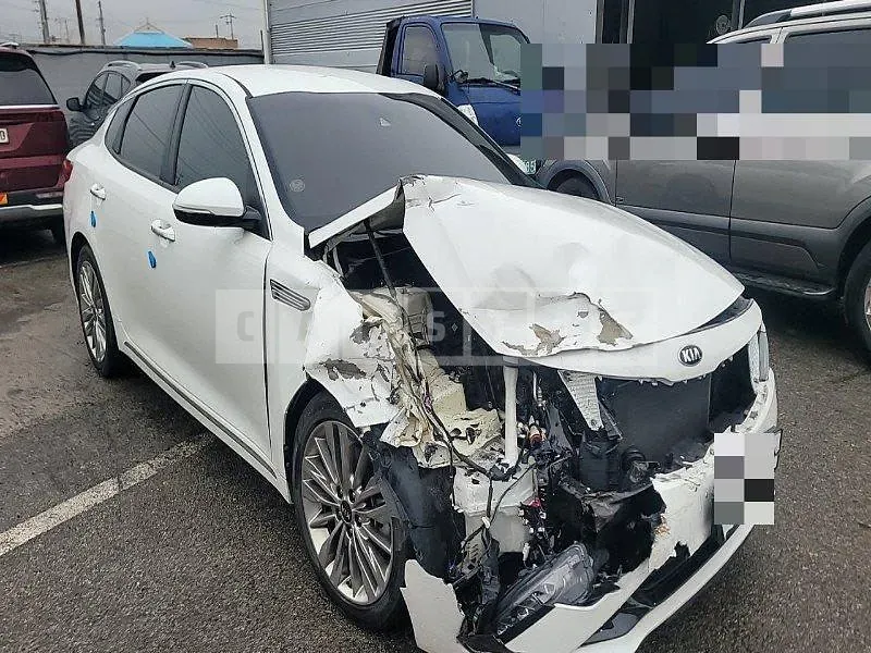 Photo 2 of 6: 2019 Kia K5 2.0 — Korean insurance auction