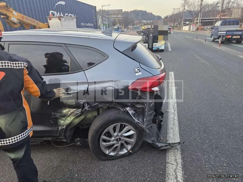 Photo 2 of 15: 2015 Hyundai Tucson TL Diesel 1.7 — Korean insurance auction