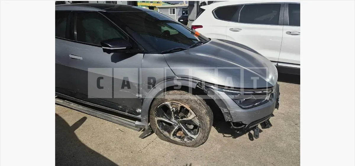 Photo 2 of 38: 2022 Kia EV6 Long Range Electric Car 4WD — Korean insurance auction