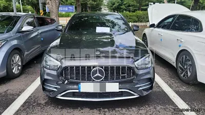 Photo 1 of 10: 2020 Mercedes-Benz Simmaryz-Benz E220 d 4Matic — Korean insurance auction