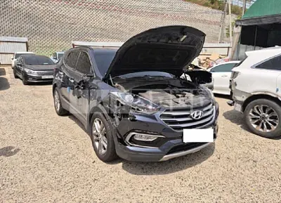 Photo 1 of 50: 2017 Hyundai Santa Fe — Korean insurance auction
