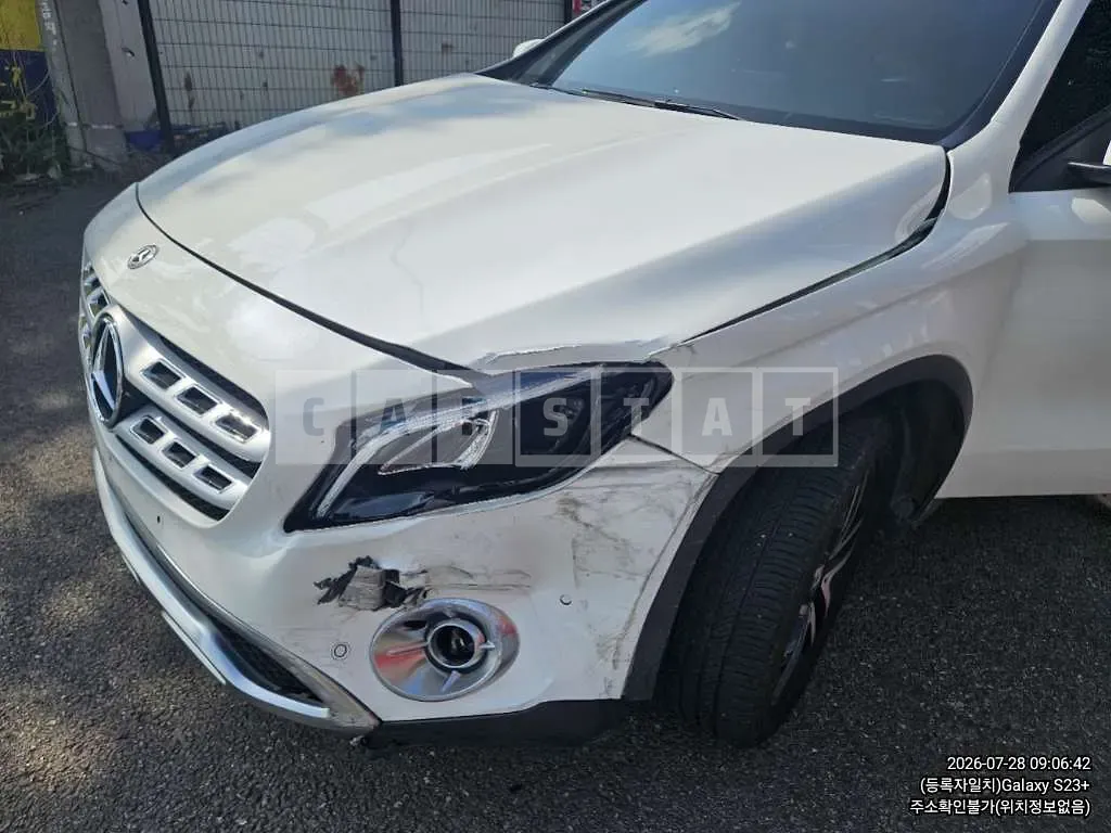 Photo 2 of 30: 2018 Mercedes-Benz GLA220 — Korean insurance auction