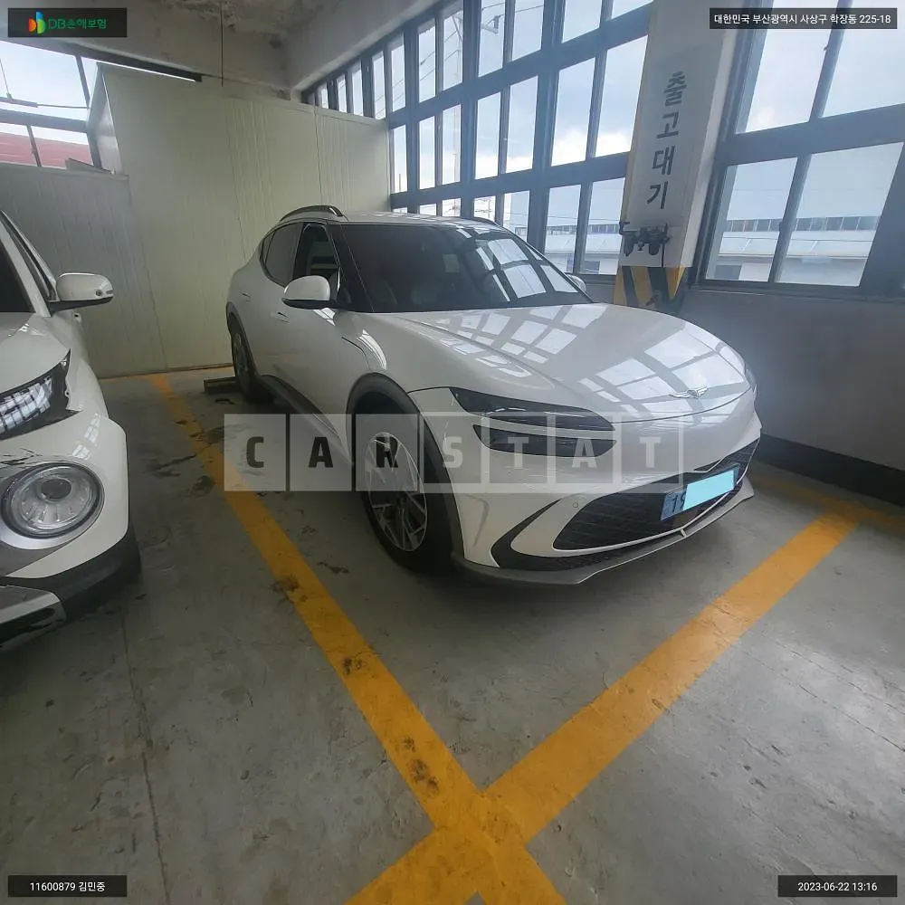 Photo 2 of 22: 2022 Genesis GV60, VIN KMTKC81CPNU007226 — Korean insurance auction
