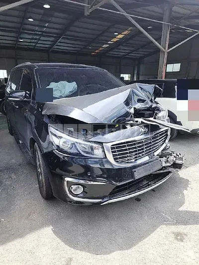 Photo 1 of 37: 2017 Kia Carnivals, VIN KNAMB81ABJS359992 — Korean insurance auction