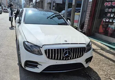 Photo 1 of 14: 2017 Mercedes-Benz E300, VIN WDDZF4JB7JA347937 — Korean insurance auction
