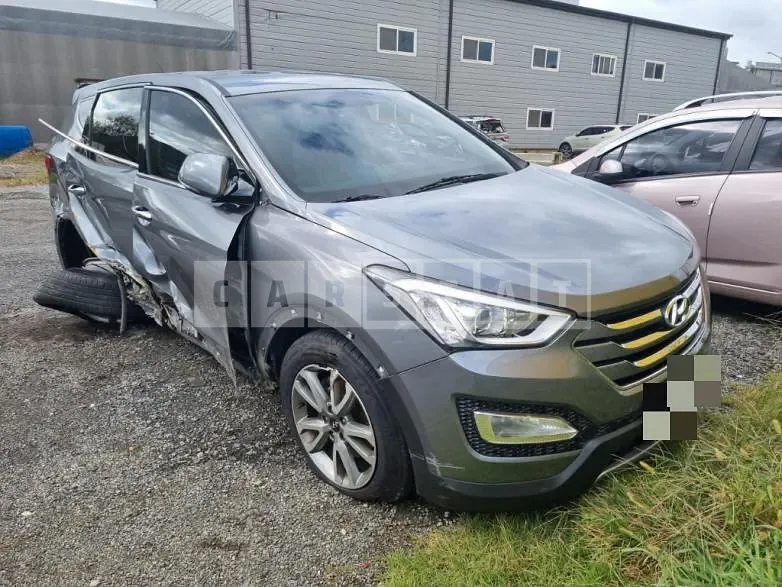 Photo 2 of 13: 2014 Hyundai Santa Fe DM 2.0 — Korean insurance auction