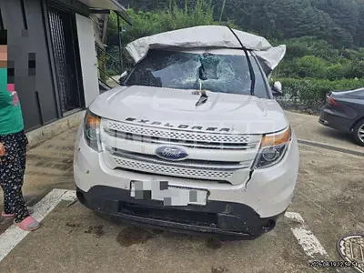 Photo 1 of 10: 2015 Ford Explorer — Korean insurance auction