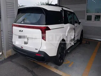 Photo 1 of 27: 2024 Kia Carnival Hybrid — Korean insurance auction