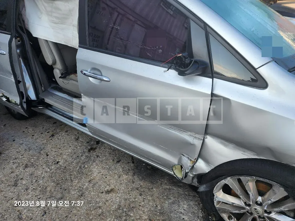 Photo 2 of 20: 2015 Kia Carnivals, VIN KNAMC81ABGS123987 — Korean insurance auction