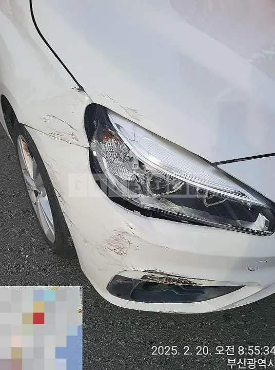 Photo 3 of 3: 2017 BMW Active Tourer — Korean insurance auction