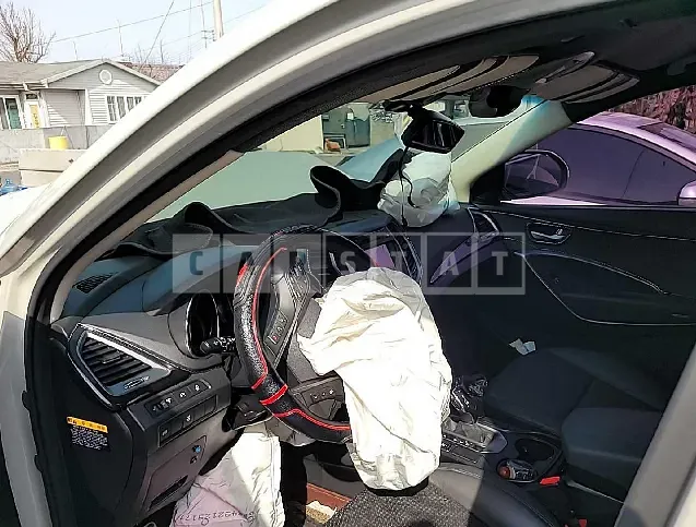 Photo 2 of 14: 2015 Hyundai Santa Fe, VIN KMHSW81UDFU349049 — Korean insurance auction