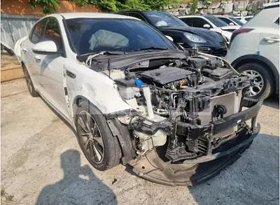 Photo 1 of 14: 2016 Kia K5 — Korean insurance auction