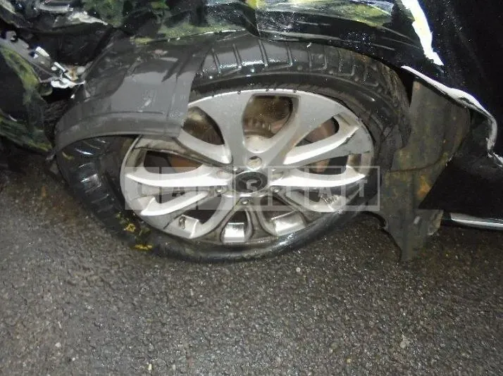 Photo 2 of 13: 2019 Mercedes-Benz E220 d 4Matic, VIN WDDZF0FB0KA685649 — Korean insurance auction