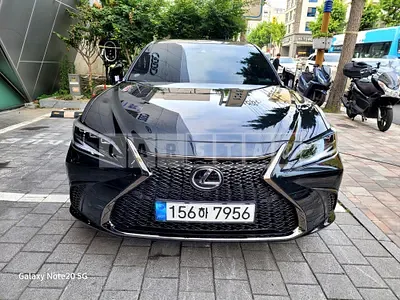 Photo 1 of 27: 2023 Lexus ES300h, VIN JTHBA1C11P2015300 — Korean insurance auction