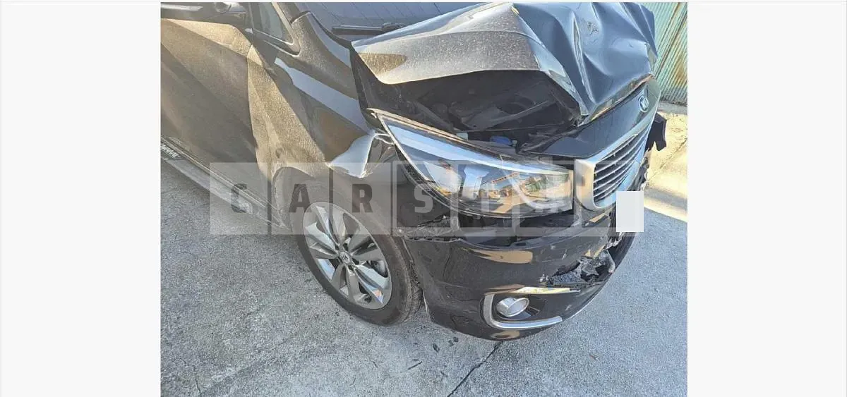 Photo 2 of 32: 2015 Kia Carnivals — Korean insurance auction