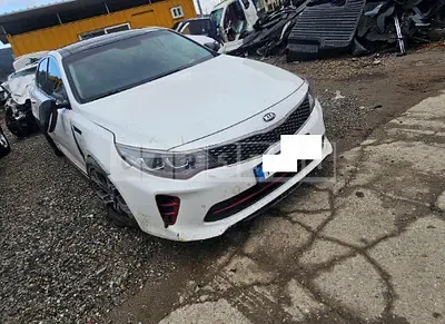 Photo 1 of 8: 2018 Kia K5 — Korean insurance auction