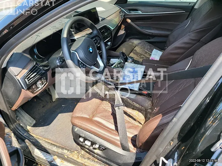 Photo 2 of 12: 2018 BMW Calm 530i xDrive — Korean insurance auction