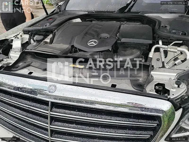 Photo 2 of 6: 2017 Mercedes-Benz E220 d, VIN WDDZF0EB9HA028357 — Korean insurance auction