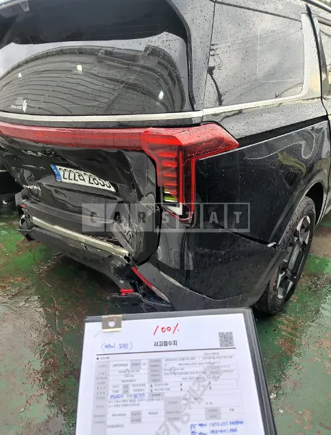 Photo 2 of 10: 2024 Kia Carnival — Korean insurance auction