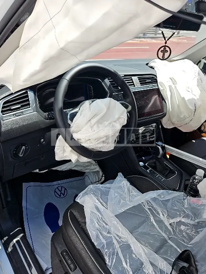 Photo 2 of 21: 2023 Volkswagen Tiguan All Space — Korean insurance auction
