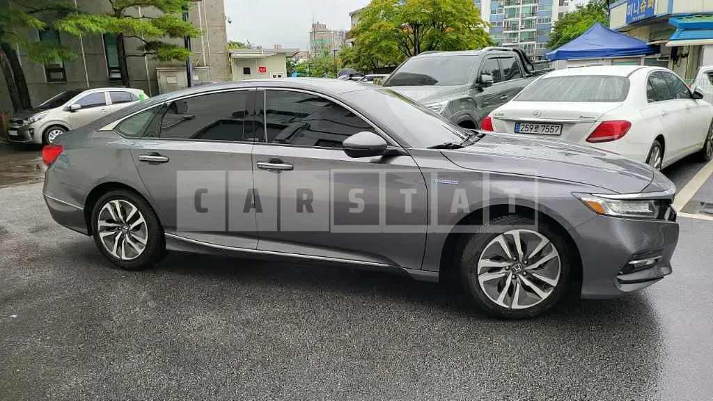 Photo 2 of 11: 2018 Honda Accord Hybrid, VIN 1HGCV3690JA511441 — Korean insurance auction