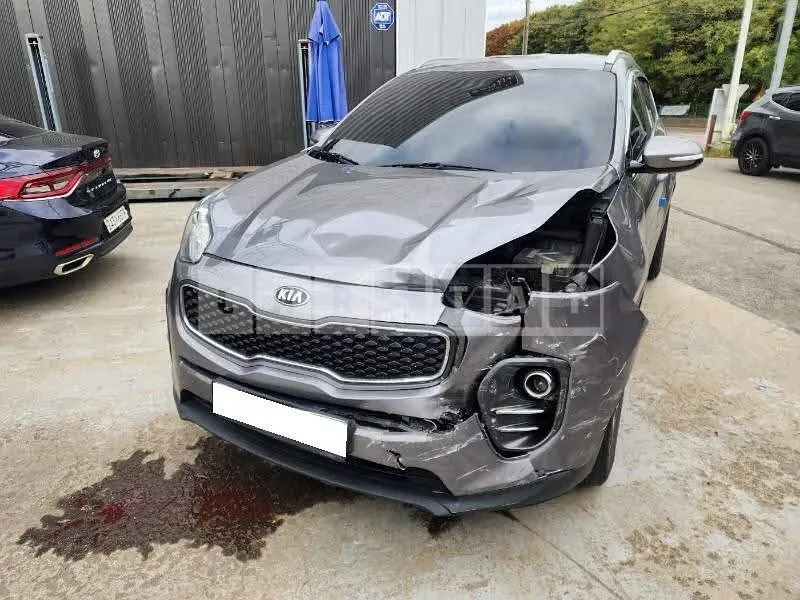 Photo 2 of 23: 2018 Kia Sportage, VIN KNAP6815GJK455937 — Korean insurance auction
