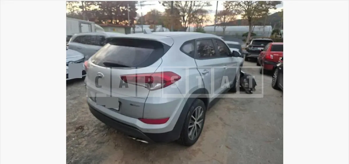 Photo 2 of 15: 2016 Hyundai Tucson TL — Korean insurance auction