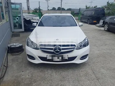 Photo 1 of 9: 2015 Mercedes-Benz E220 CDI — Korean insurance auction