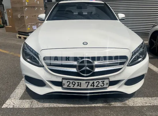 Photo 2 of 16: 2017 Mercedes-Benz C 200 — Korean insurance auction
