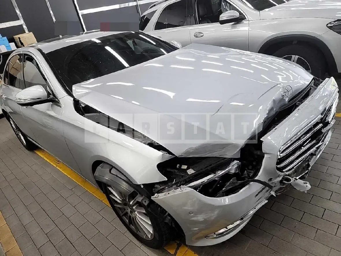 Photo 2 of 21: 2022 Mercedes-Benz E250, VIN W1KZF4FB1NB034858 — Korean insurance auction