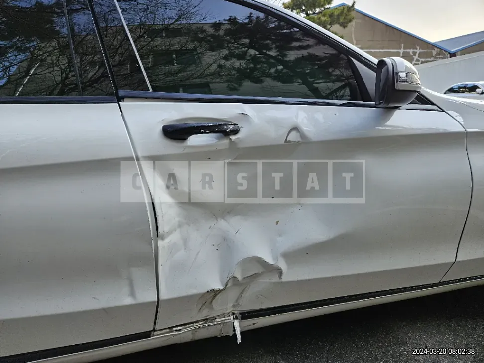 Photo 2 of 26: 2018 Mercedes-Benz C350 e, VIN WDDWF4HB8JR406682 — Korean insurance auction