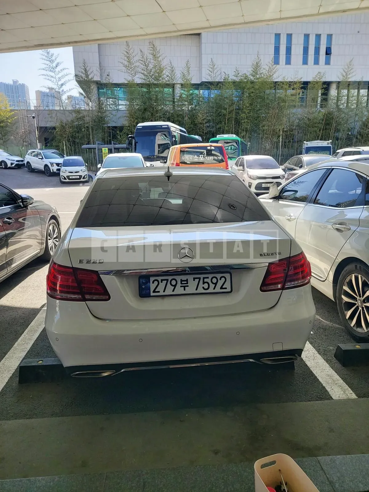 Photo 2 of 3: 2015 Mercedes-Benz E220 CDI, VIN WDDHF0AB2GB235182 — Korean insurance auction