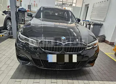 Photo 1 of 33: 2022 BMW 320i — Korean insurance auction