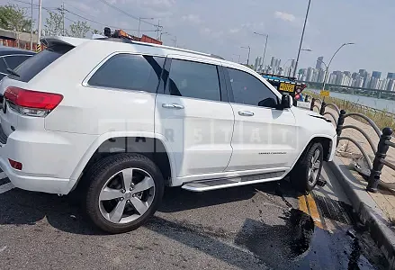 Photo 2 of 24: 2016 Jeep Straw Grand Cherokee, VIN 1C4RJFCM3GC472479 — Korean insurance auction