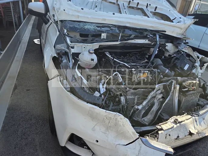 Photo 2 of 27: 2023 Kia Carnivals — Korean insurance auction