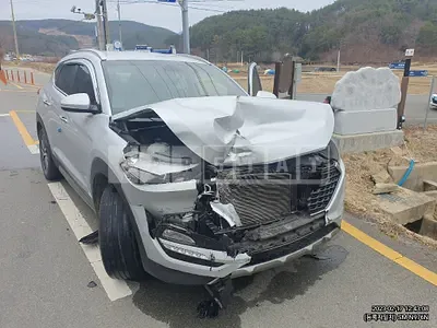 Photo 1 of 7: 2016 Hyundai Tucson TL 1.6 (Gasoline), VIN KMHJ3812GHU367226 — Korean insurance auction