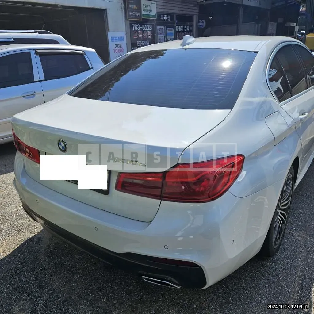 Photo 2 of 8: 2020 BMW 530e iPerformance M Sport PACKAGE(19) — Korean insurance auction